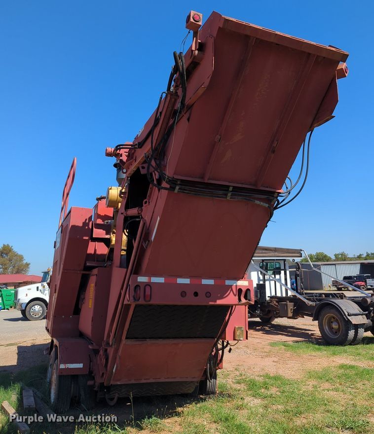 image for item MX9414 1997 Rotochopper MC166  horizontal grinder