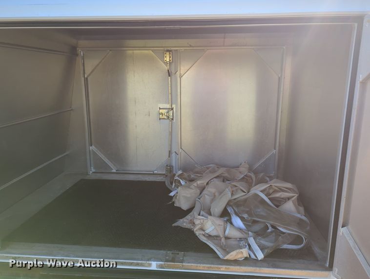 image for item MX9420 Cushman SHTL 2 E  golf cart