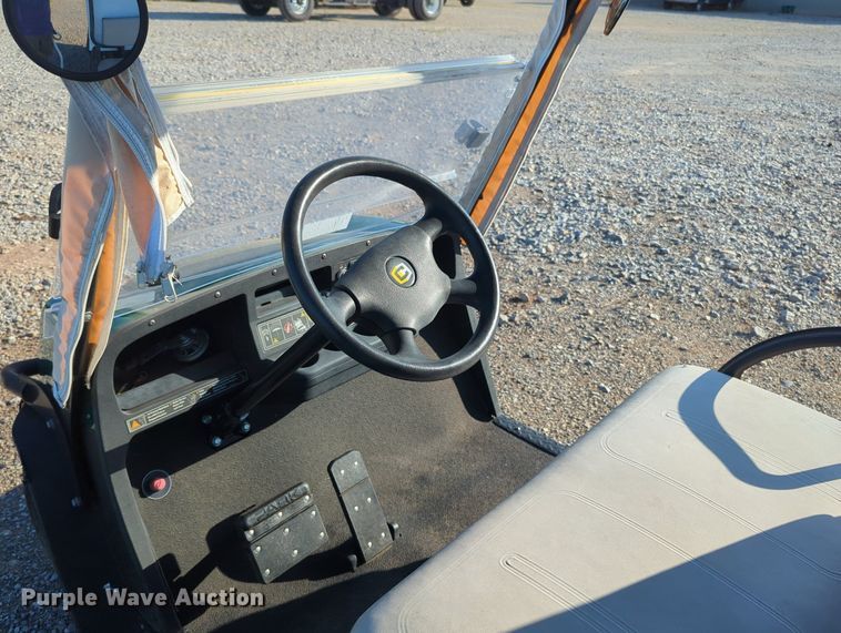 image for item MX9420 Cushman SHTL 2 E  golf cart