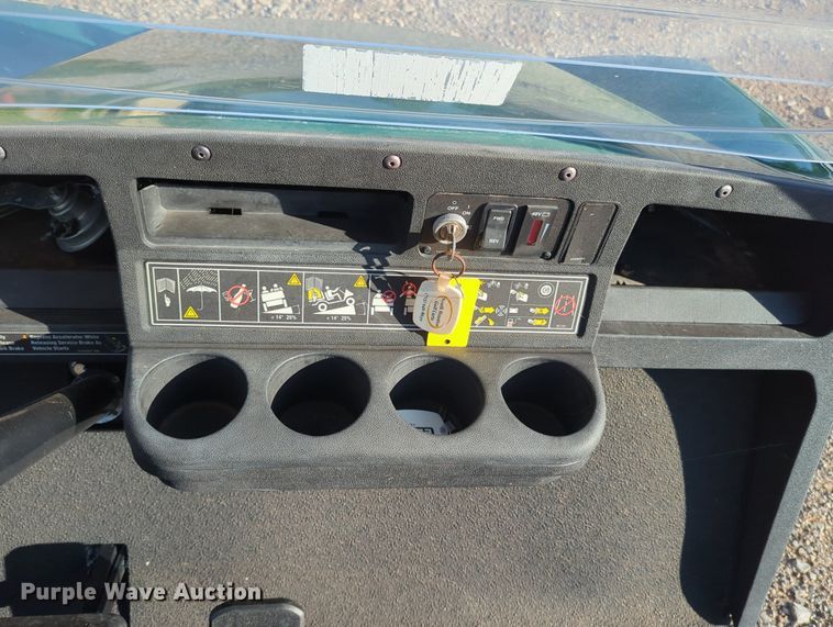 image for item MX9420 Cushman SHTL 2 E  golf cart