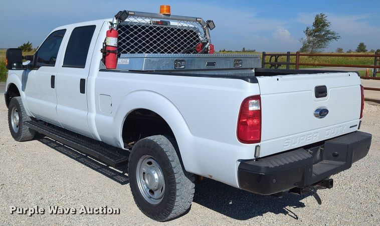 image for item MX9421 2016 Ford F250 Super Duty  Crew Cab pickup truck