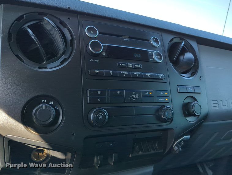 image for item MX9421 2016 Ford F250 Super Duty  Crew Cab pickup truck