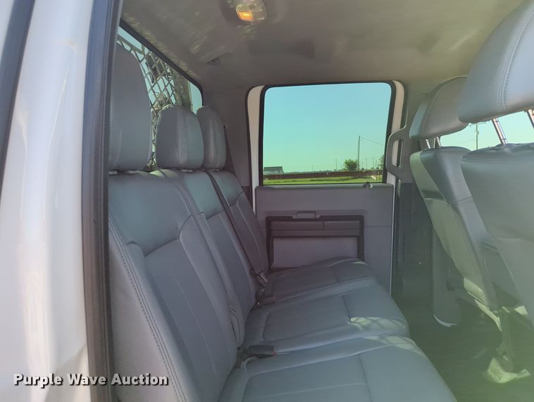 image for item MX9421 2016 Ford F250 Super Duty  Crew Cab pickup truck