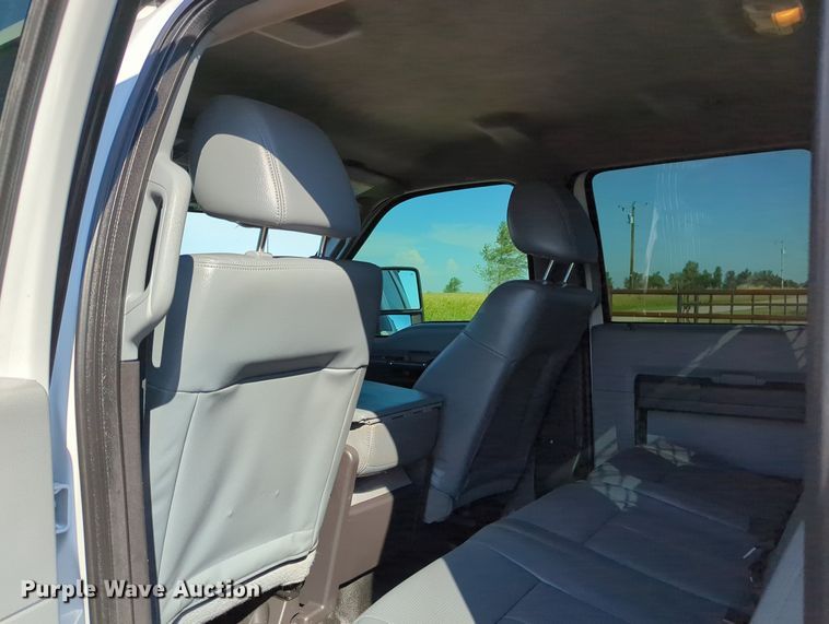 image for item MX9421 2016 Ford F250 Super Duty  Crew Cab pickup truck