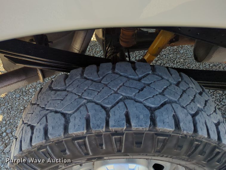 image for item MX9421 2016 Ford F250 Super Duty  Crew Cab pickup truck