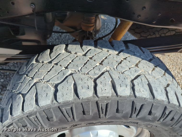 image for item MX9421 2016 Ford F250 Super Duty  Crew Cab pickup truck