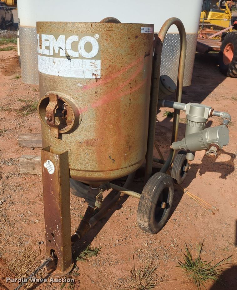 image for item MX9435 2013 Clemco 2024  sand blasting pot