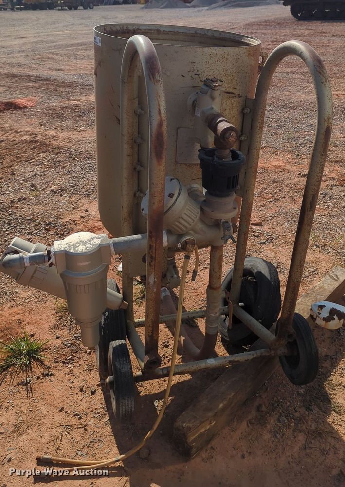 image for item MX9435 2013 Clemco 2024  sand blasting pot