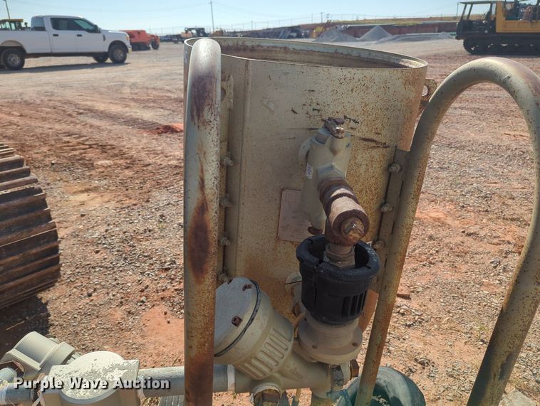 image for item MX9435 2013 Clemco 2024  sand blasting pot