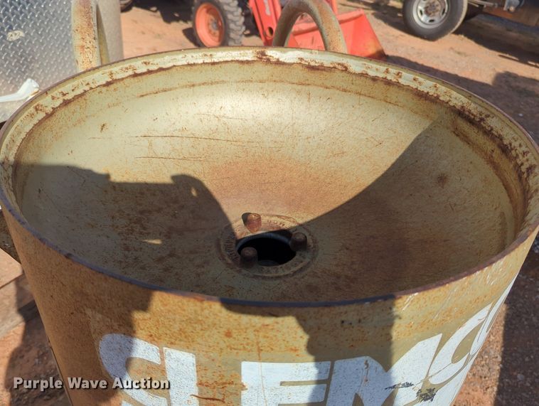 image for item MX9435 2013 Clemco 2024  sand blasting pot