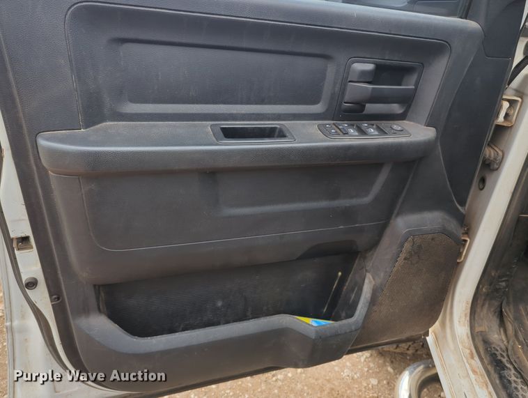 image for item MX9451 2013 Dodge Ram 2500  Crew Cab bale bed pickup truck