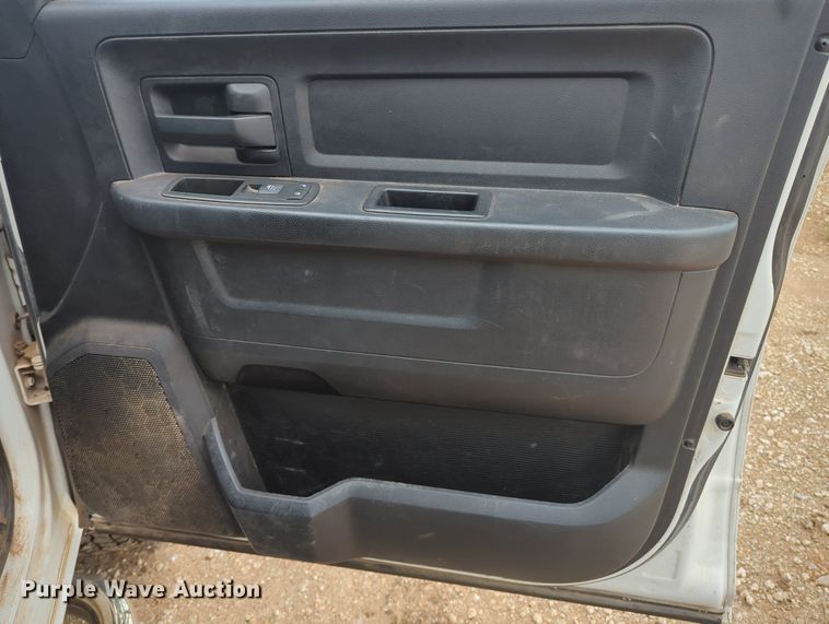 image for item MX9451 2013 Dodge Ram 2500  Crew Cab bale bed pickup truck