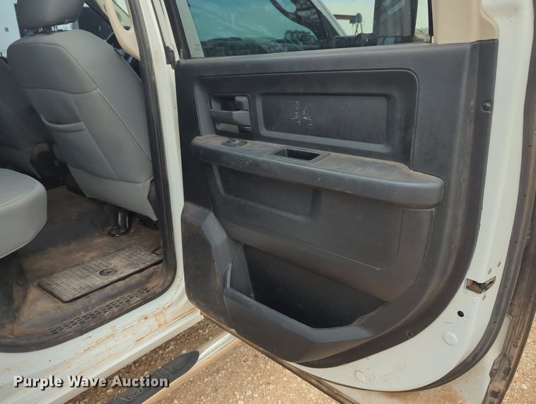 image for item MX9451 2013 Dodge Ram 2500  Crew Cab bale bed pickup truck