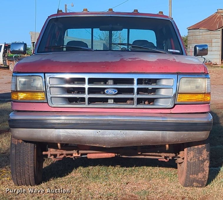 image for item MX9453 1993 Ford F350  Crew Cab pickup truck