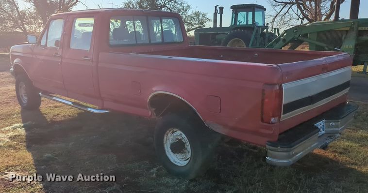 image for item MX9453 1993 Ford F350  Crew Cab pickup truck
