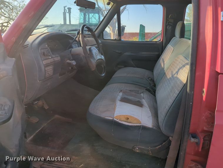 image for item MX9453 1993 Ford F350  Crew Cab pickup truck