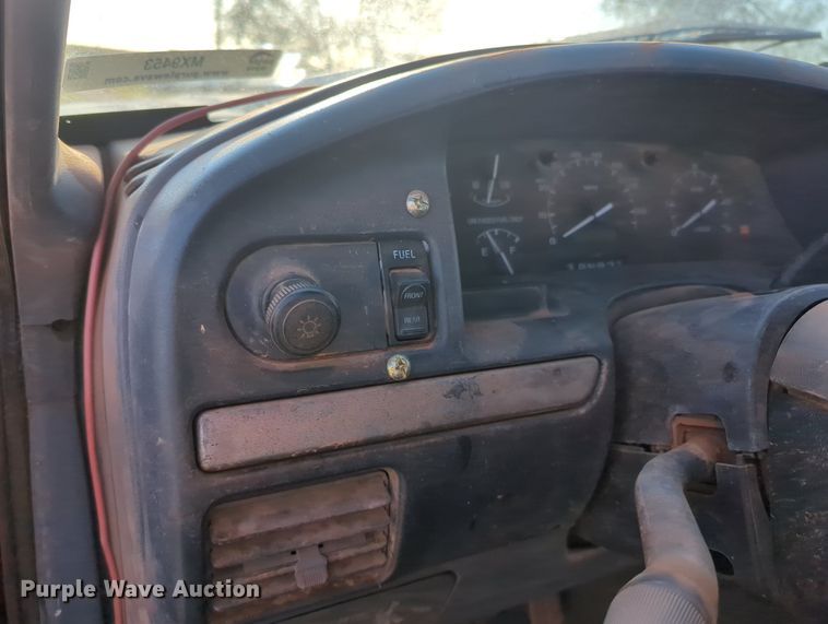 image for item MX9453 1993 Ford F350  Crew Cab pickup truck