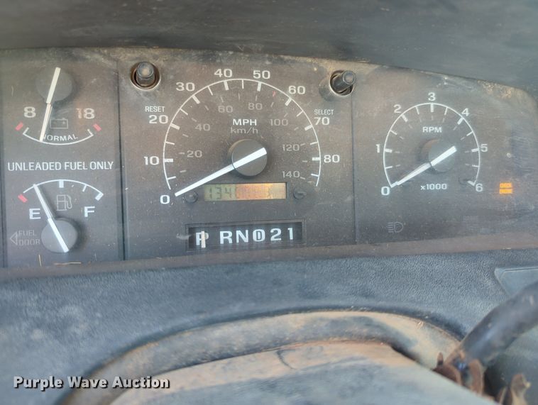 image for item MX9453 1993 Ford F350  Crew Cab pickup truck