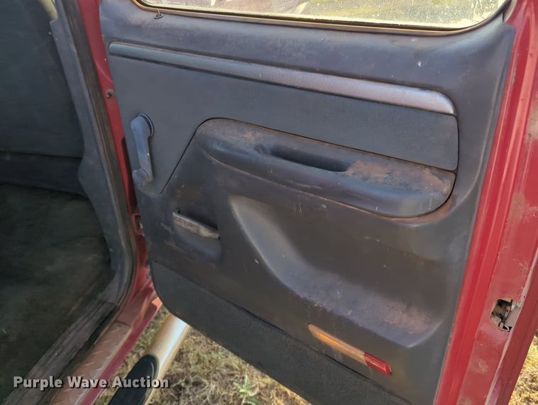 image for item MX9453 1993 Ford F350  Crew Cab pickup truck