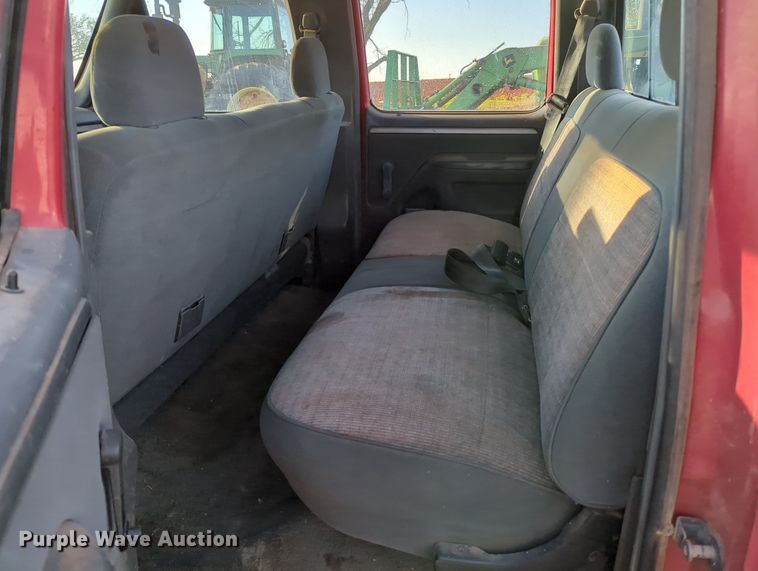 image for item MX9453 1993 Ford F350  Crew Cab pickup truck