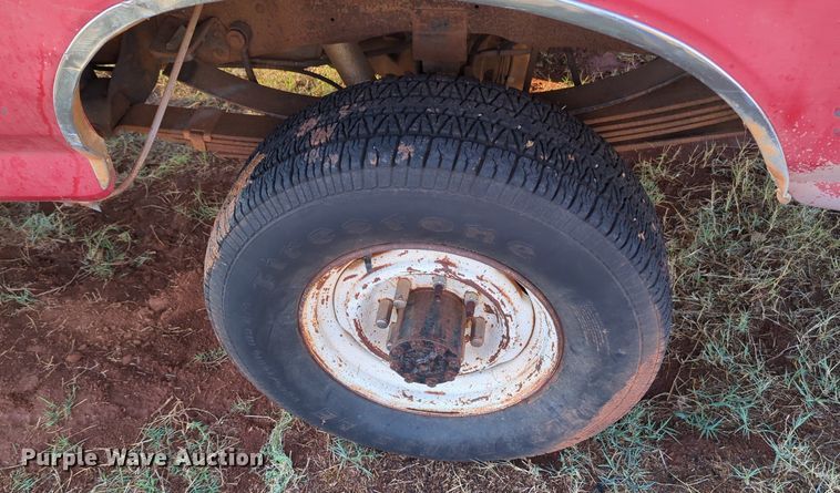 image for item MX9453 1993 Ford F350  Crew Cab pickup truck