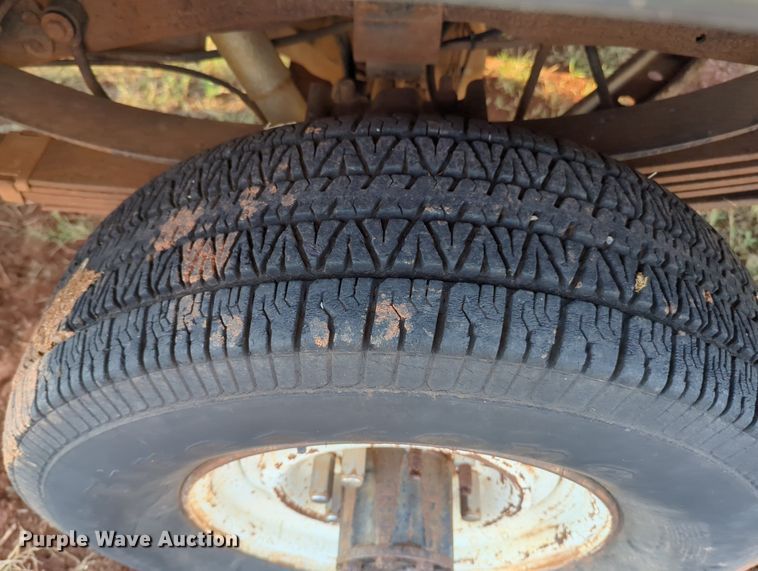 image for item MX9453 1993 Ford F350  Crew Cab pickup truck