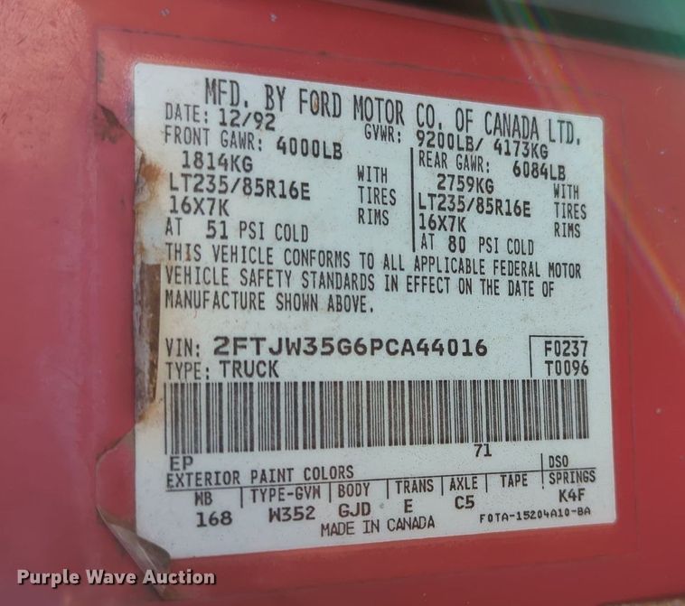 image for item MX9453 1993 Ford F350  Crew Cab pickup truck