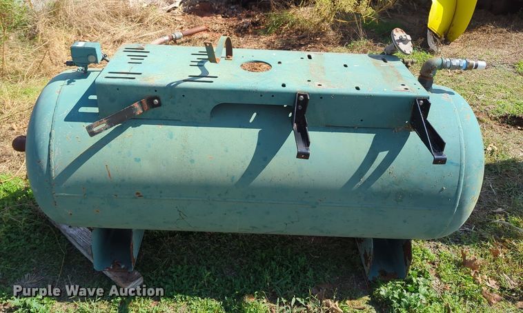 image for item MX9485 Champion  air compressor