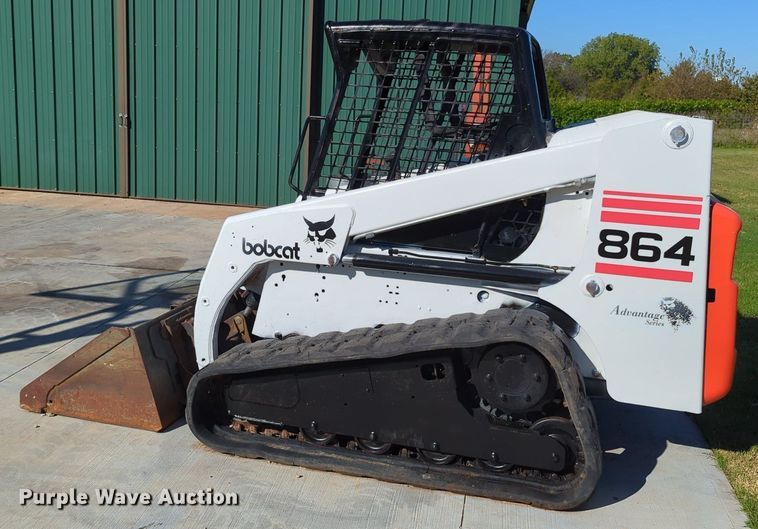 image for item MX9489 2000 Bobcat 864  tracked skid steer loader
