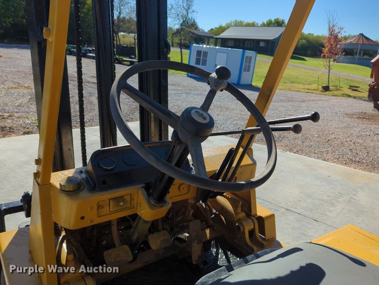 image for item MX9490 Komatsu FG20  forklift