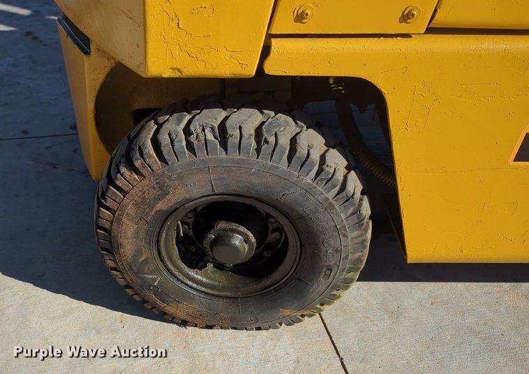 image for item MX9490 Komatsu FG20  forklift