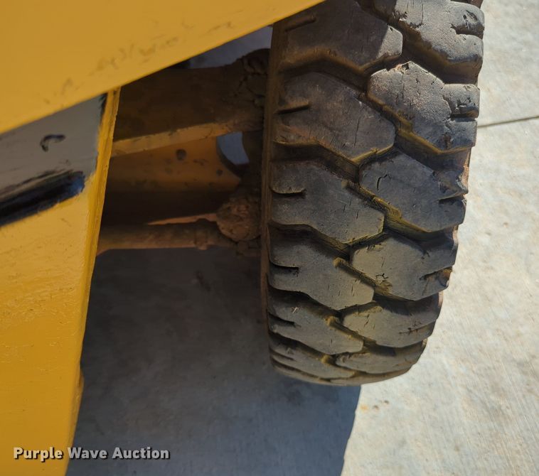 image for item MX9490 Komatsu FG20  forklift