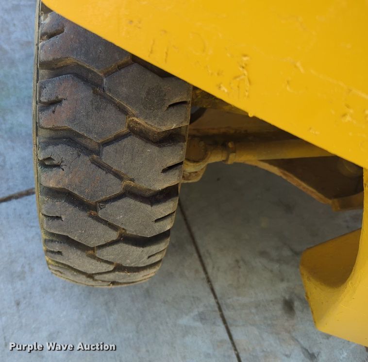 image for item MX9490 Komatsu FG20  forklift