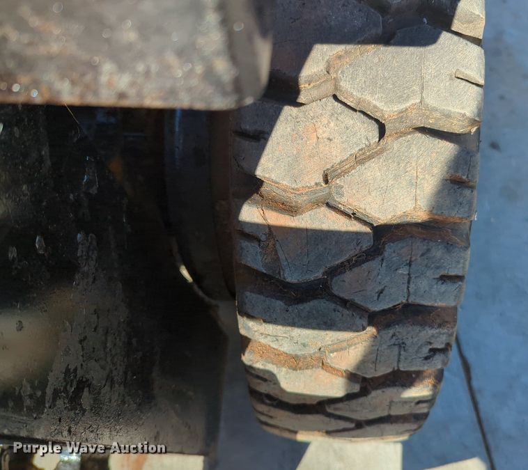 image for item MX9490 Komatsu FG20  forklift