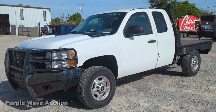 image for item MY9871 2011 Chevrolet 2500HD  Ext. Cab flatbed pickup truck