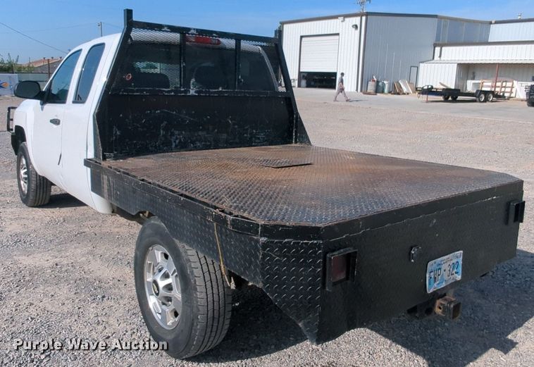 image for item MY9871 2011 Chevrolet 2500HD  Ext. Cab flatbed pickup truck