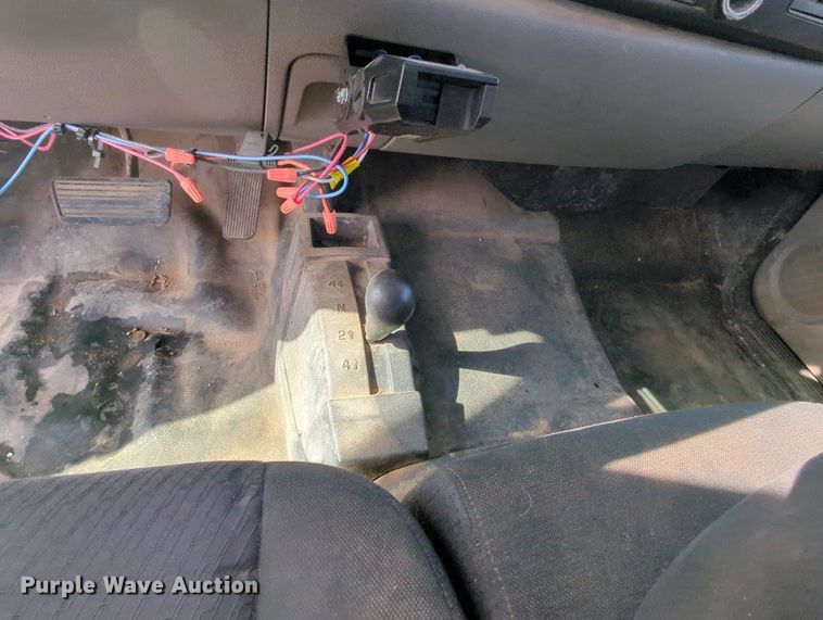 image for item MY9871 2011 Chevrolet 2500HD  Ext. Cab flatbed pickup truck