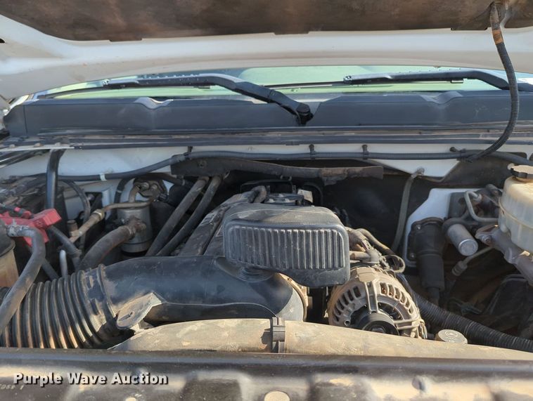 image for item MY9871 2011 Chevrolet 2500HD  Ext. Cab flatbed pickup truck