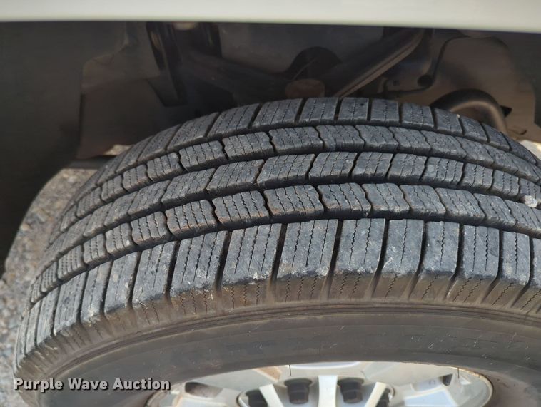 image for item MY9871 2011 Chevrolet 2500HD  Ext. Cab flatbed pickup truck