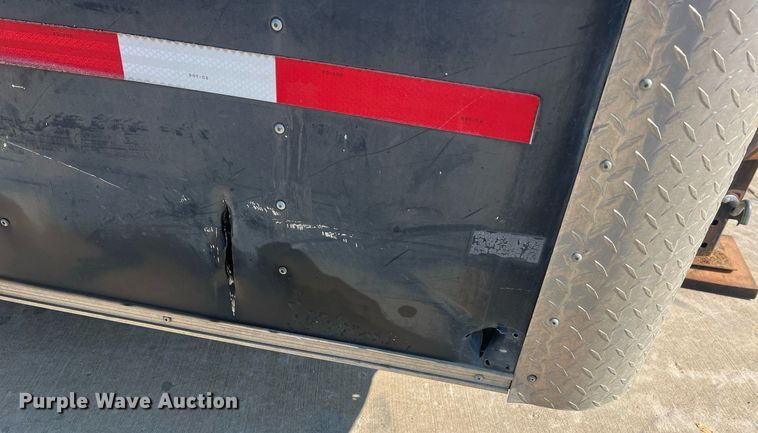 image for item NA9082 2004 Haulmark TH85X20WT2  enclosed cargo trailer