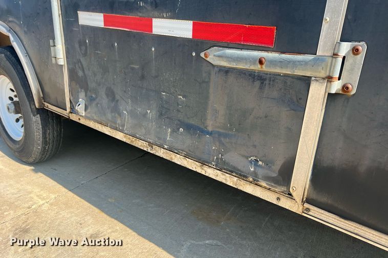 image for item NA9082 2004 Haulmark TH85X20WT2  enclosed cargo trailer