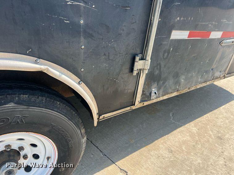 image for item NA9082 2004 Haulmark TH85X20WT2  enclosed cargo trailer