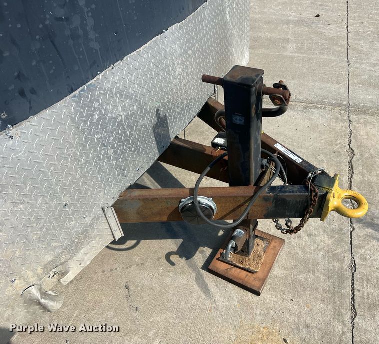 image for item NA9082 2004 Haulmark TH85X20WT2  enclosed cargo trailer