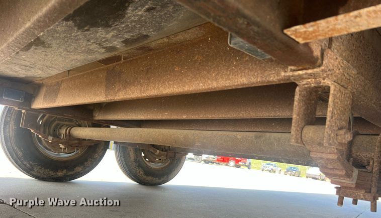 image for item NA9082 2004 Haulmark TH85X20WT2  enclosed cargo trailer