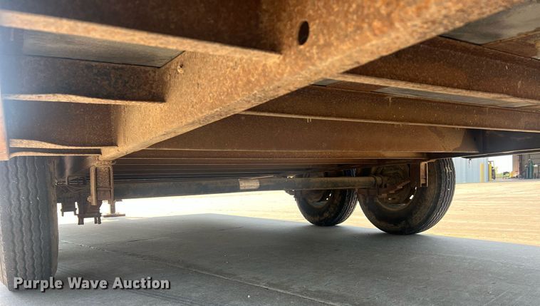 image for item NA9082 2004 Haulmark TH85X20WT2  enclosed cargo trailer