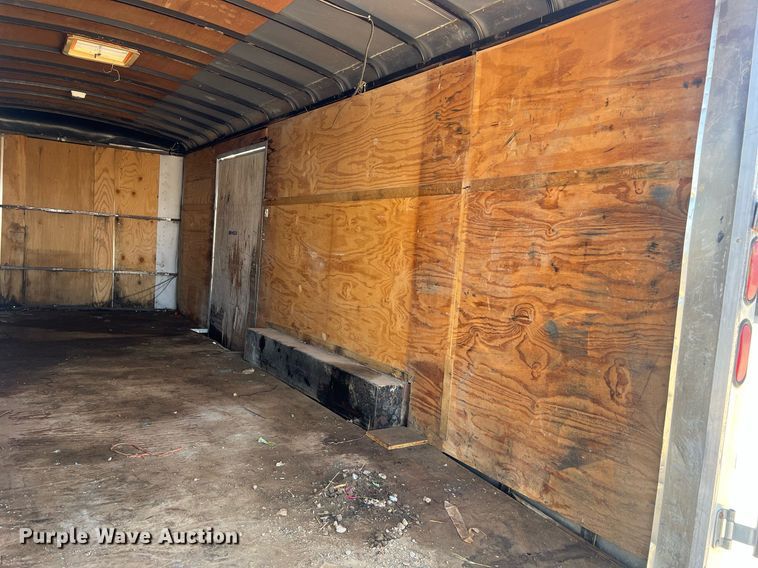 image for item NA9082 2004 Haulmark TH85X20WT2  enclosed cargo trailer