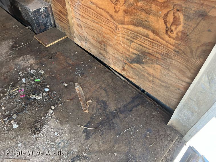 image for item NA9082 2004 Haulmark TH85X20WT2  enclosed cargo trailer