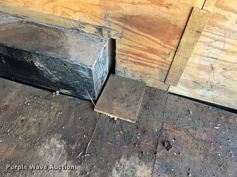 image for item NA9082 2004 Haulmark TH85X20WT2  enclosed cargo trailer