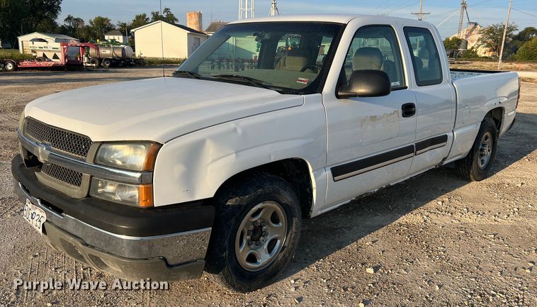 image for item NA9197 2004 Chevrolet Silverado 1500  Ext. Cab pickup truck