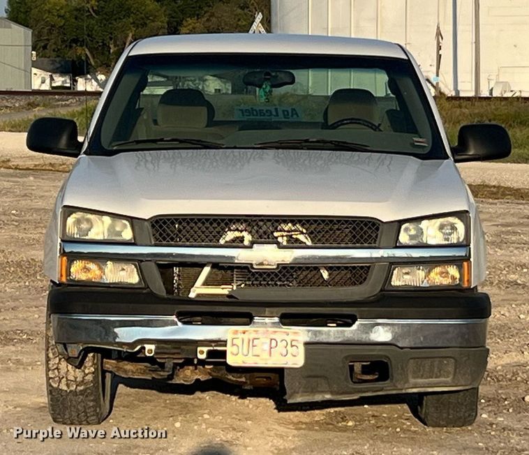 image for item NA9197 2004 Chevrolet Silverado 1500  Ext. Cab pickup truck